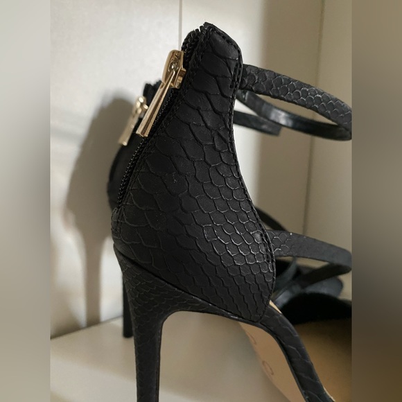 Black Jessica Simpson snakeskin print sandal sz 5.5 - Picture 3 of 5